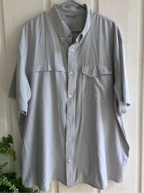 Huk Men's Light Gray Short Sleeve Button-Down Performance Shirt